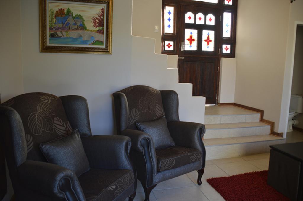Two Bells Guest House Bloemfontein Exterior foto
