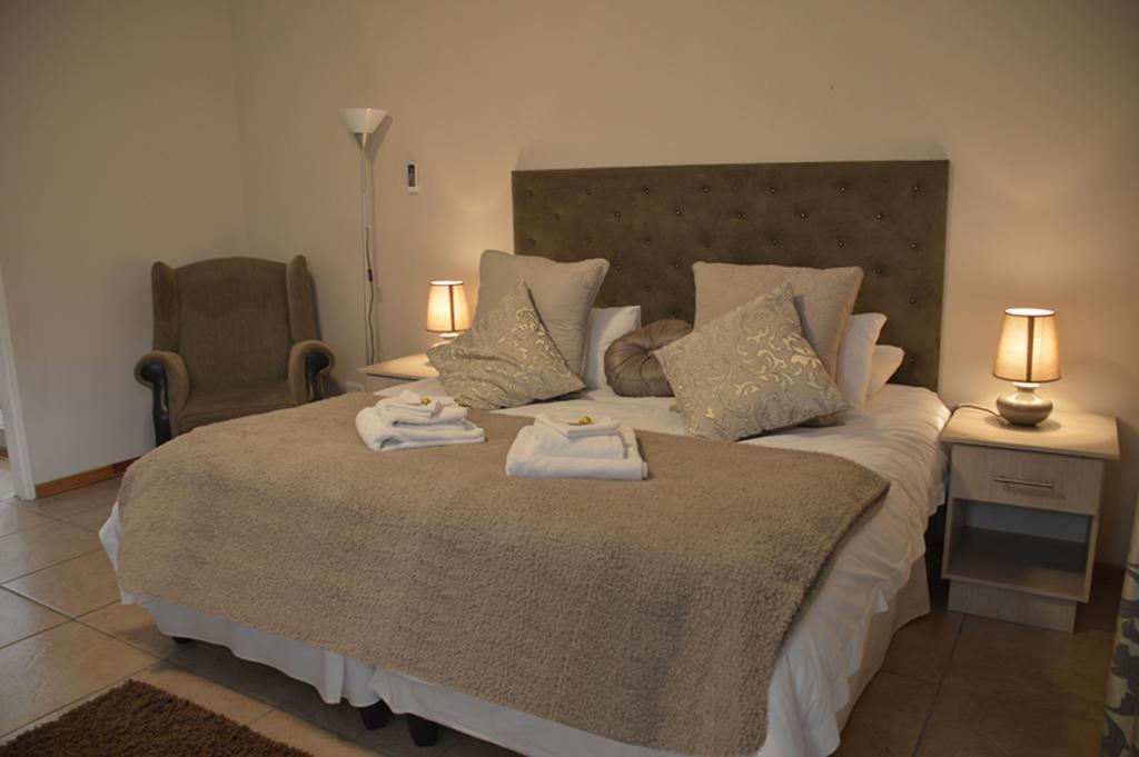 Two Bells Guest House Bloemfontein Zimmer foto