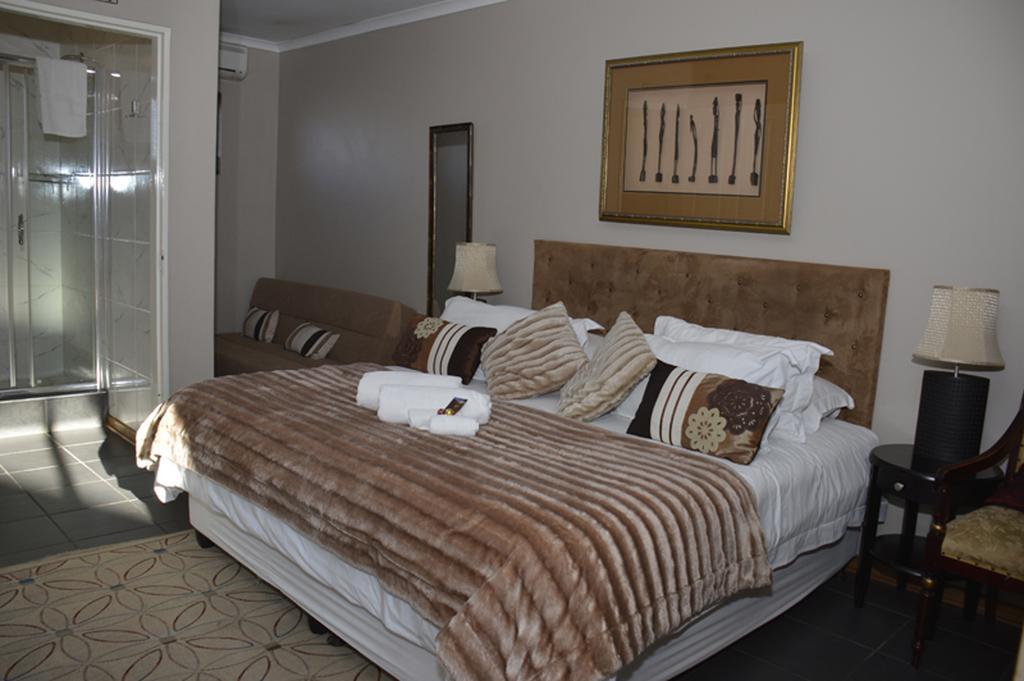 Two Bells Guest House Bloemfontein Zimmer foto