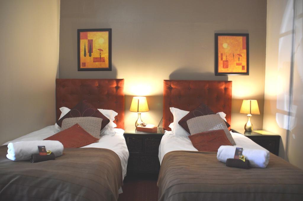 Two Bells Guest House Bloemfontein Zimmer foto