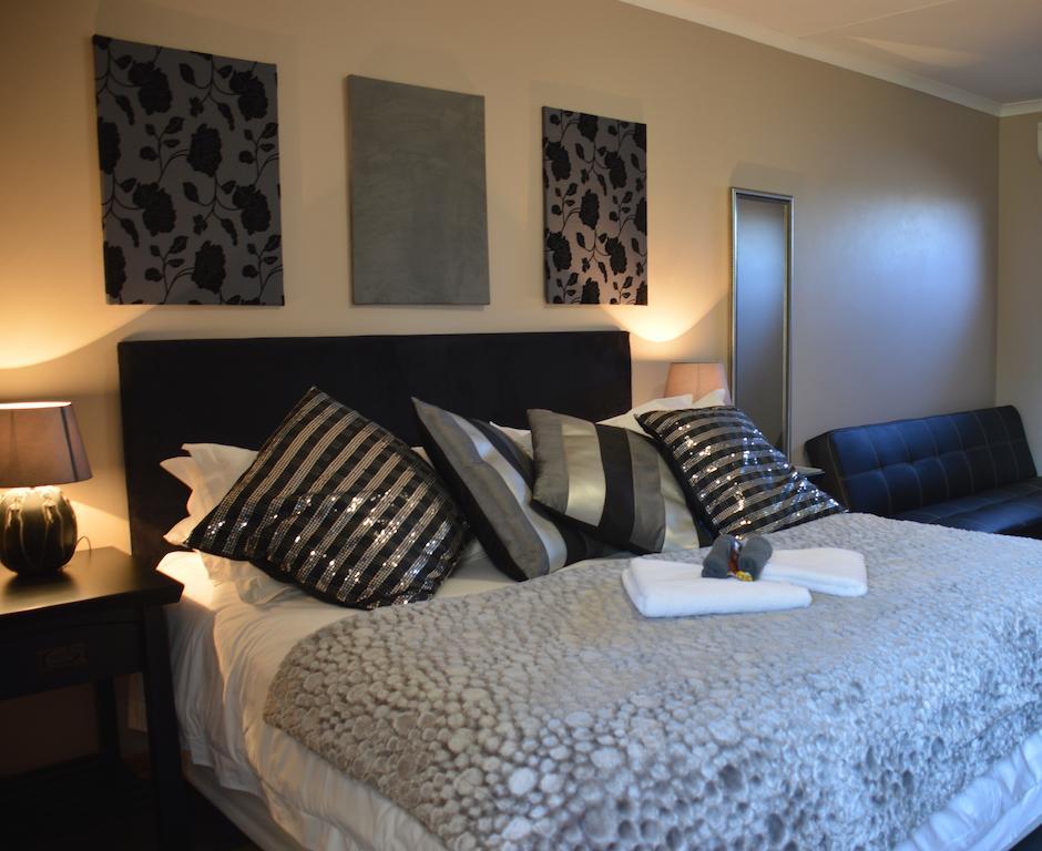 Two Bells Guest House Bloemfontein Zimmer foto