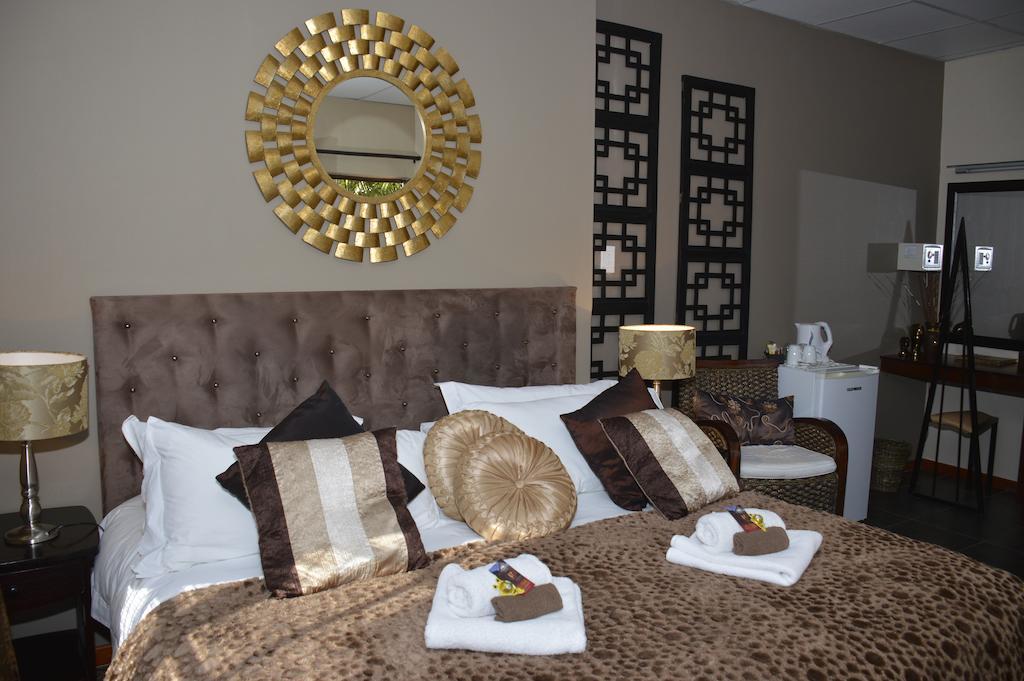 Two Bells Guest House Bloemfontein Zimmer foto