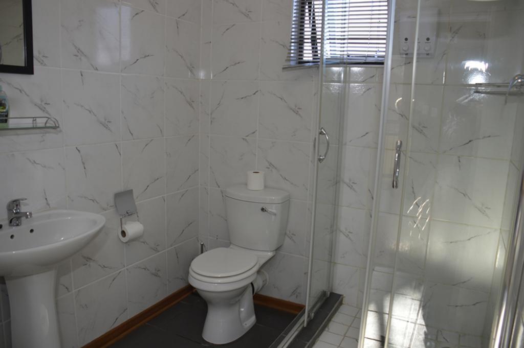 Two Bells Guest House Bloemfontein Exterior foto